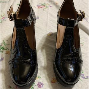 Black maryjane heels
